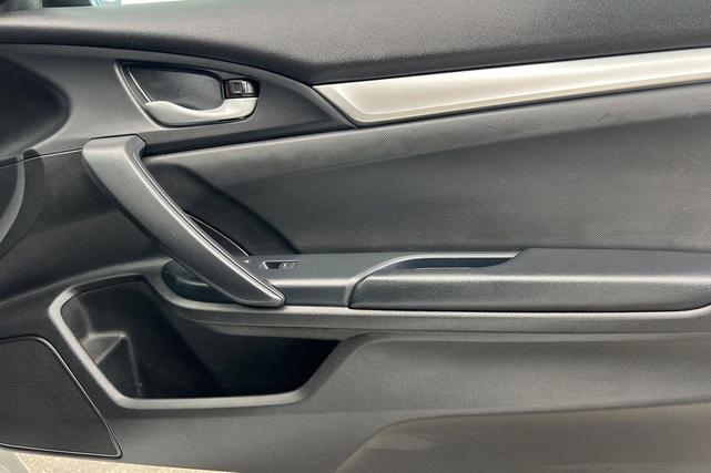 Photo of 2019 Platinum White Pearl Honda Civic