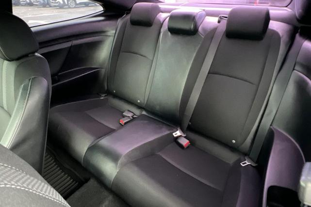 Photo of 2019 Platinum White Pearl Honda Civic