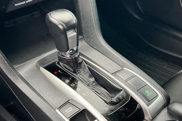 Photo of 2019 Platinum White Pearl Honda Civic