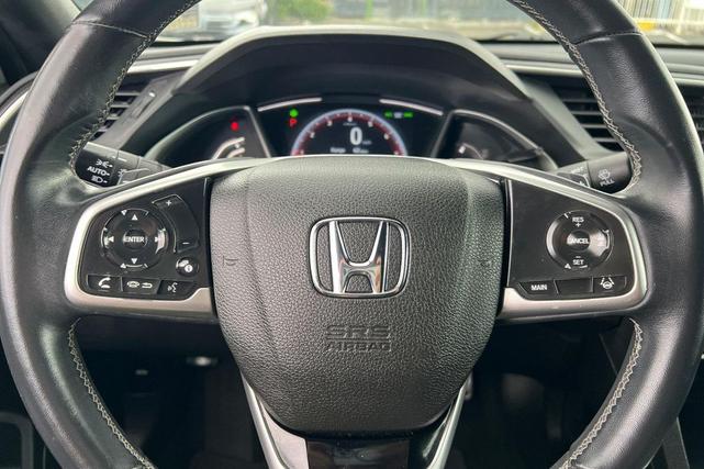 Photo of 2019 Platinum White Pearl Honda Civic