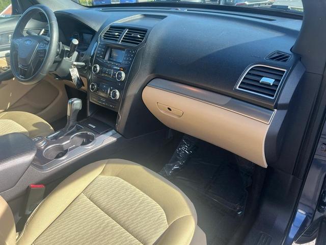 Photo of 2017 Blue Ford Explorer