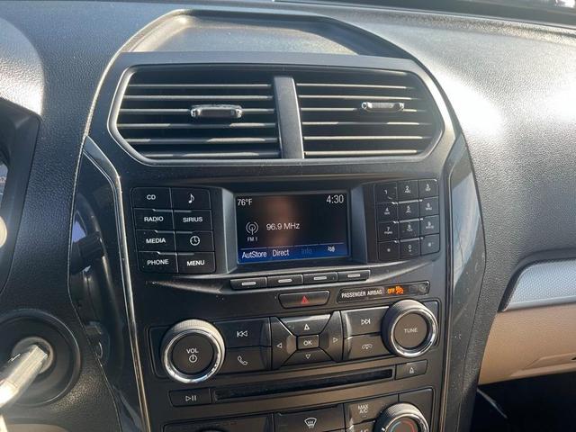 Photo of 2017 Blue Ford Explorer