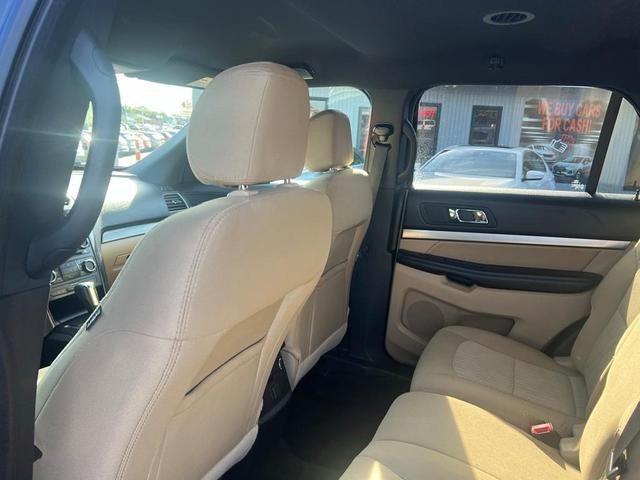 Photo of 2017 Blue Ford Explorer