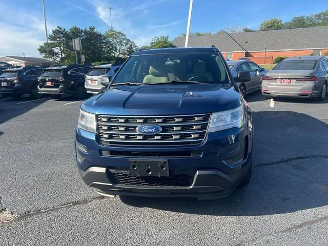 Photo of 2017 Blue Ford Explorer