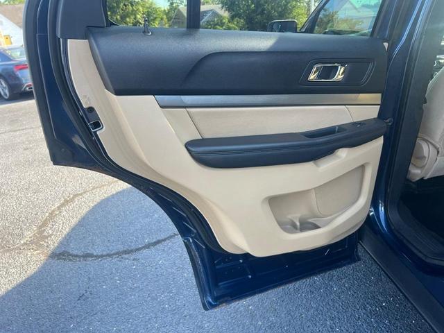 Photo of 2017 Blue Ford Explorer