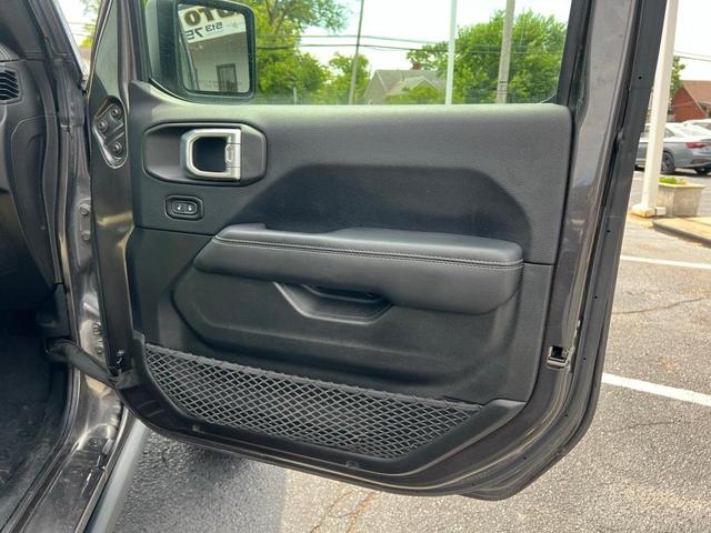 Photo of 2018 Granite Crystal Clearcoat Metallic Jeep Wrangler