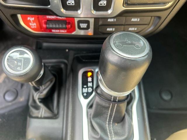 Photo of 2018 Granite Crystal Clearcoat Metallic Jeep Wrangler