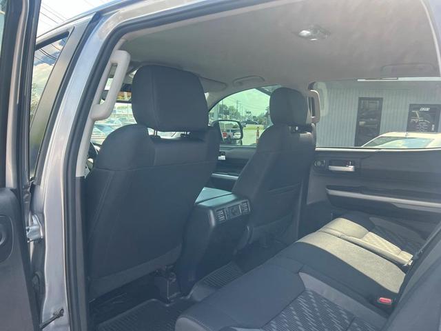 Photo of 2018 Silver Toyota Tundra