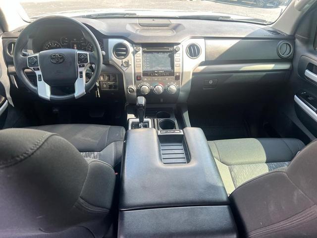 Photo of 2018 Silver Toyota Tundra