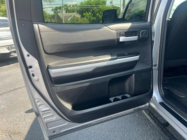 Photo of 2018 Silver Toyota Tundra
