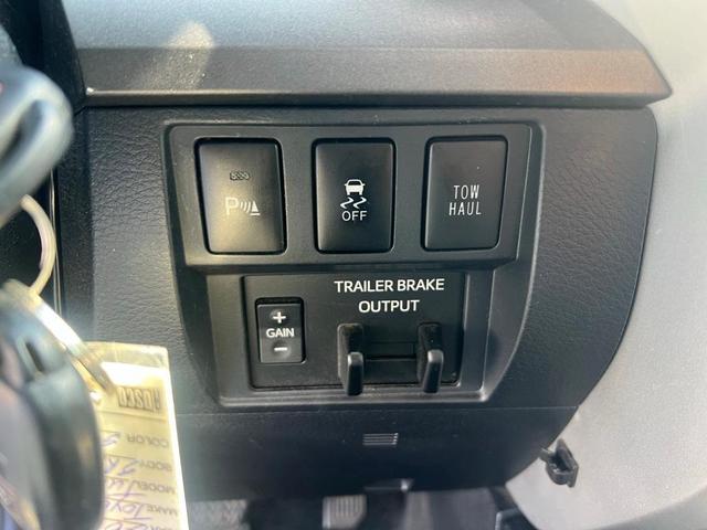 Photo of 2018 Silver Toyota Tundra