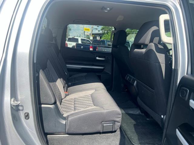 Photo of 2018 Silver Toyota Tundra