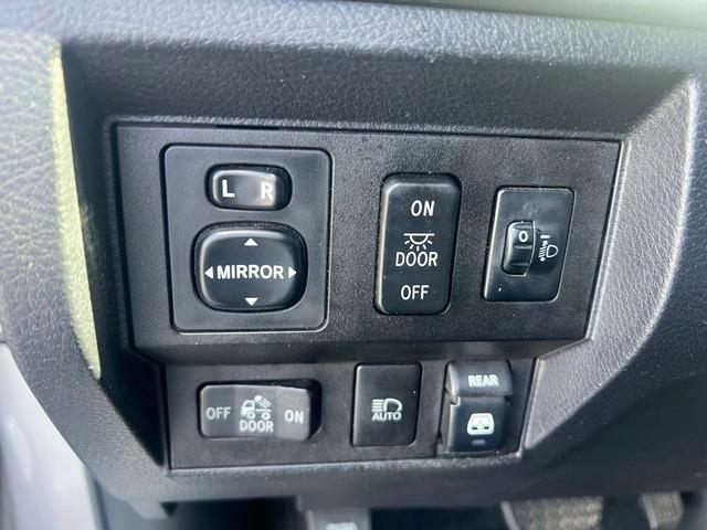 Photo of 2018 Silver Toyota Tundra