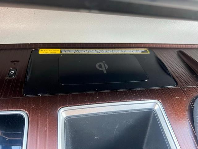 Photo of 2021 Silver Toyota Sienna