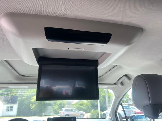 Photo of 2021 Silver Toyota Sienna