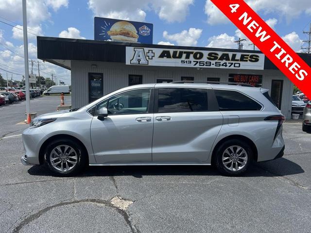 Photo of 2021 Silver Toyota Sienna