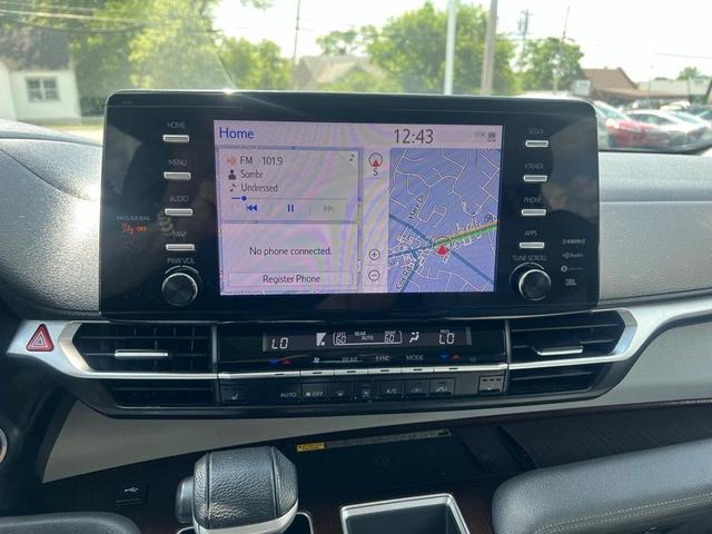 Photo of 2021 Silver Toyota Sienna