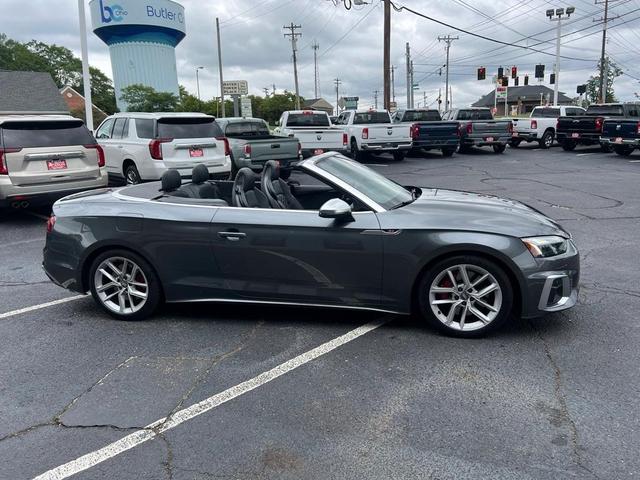 Photo of 2021 Daytona Gray Pearl Effect w/ Black Roof Audi S5