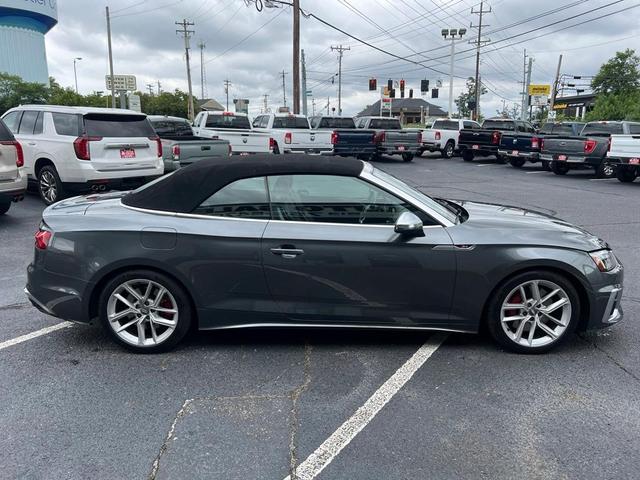 Photo of 2021 Daytona Gray Pearl Effect w/ Black Roof Audi S5