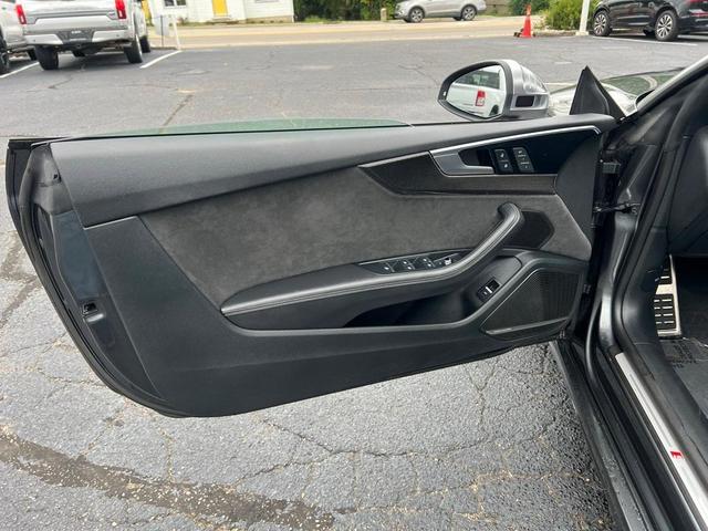Photo of 2021 Daytona Gray Pearl Effect w/ Black Roof Audi S5