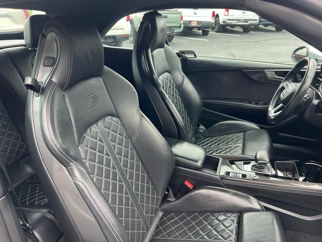 Photo of 2021 Daytona Gray Pearl Effect w/ Black Roof Audi S5