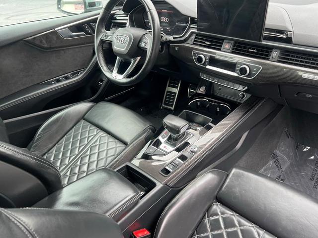 Photo of 2021 Daytona Gray Pearl Effect w/ Black Roof Audi S5