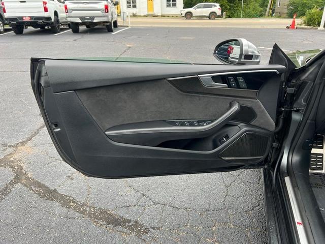 Photo of 2021 Daytona Gray Pearl Effect w/ Black Roof Audi S5
