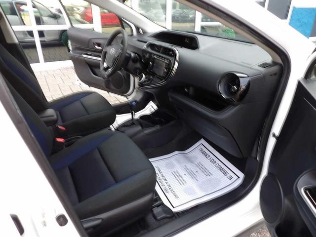 Photo of 2018 Super White Toyota Prius c