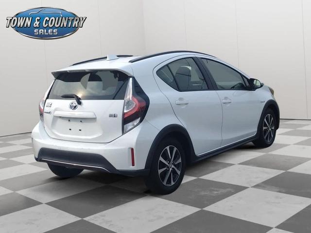 Photo of 2018 Super White Toyota Prius c