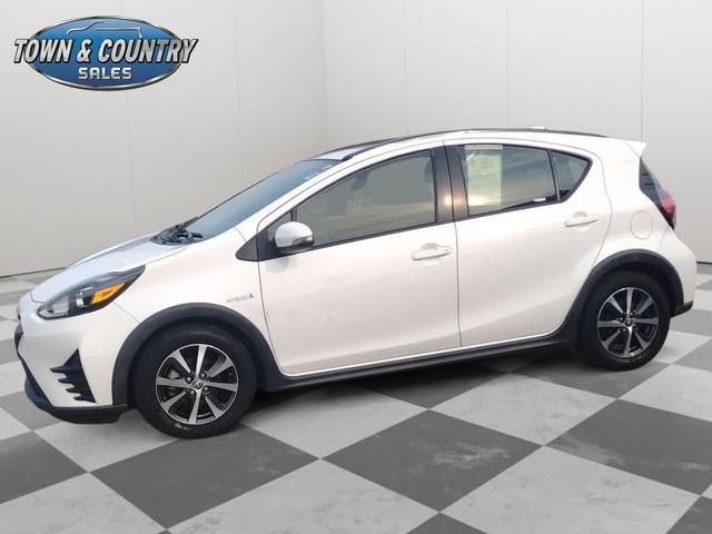 Photo of 2018 Super White Toyota Prius c