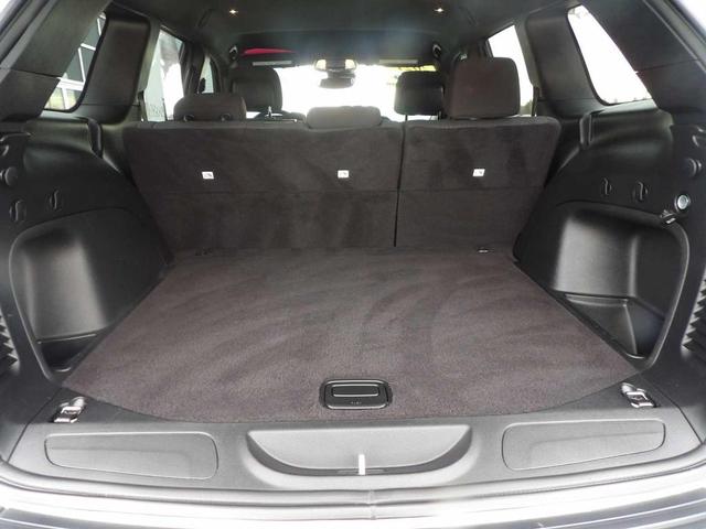 Photo of 2021 Bright White Clearcoat Jeep Grand Cherokee