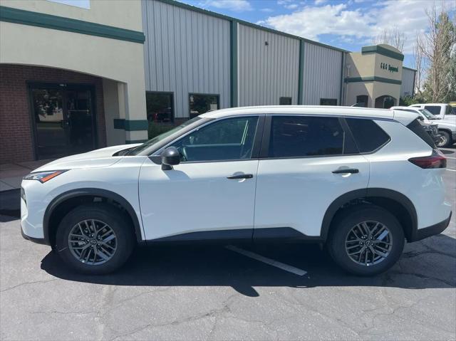 Photo of 2025 White Nissan Rogue