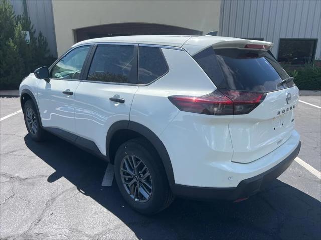 Photo of 2025 White Nissan Rogue