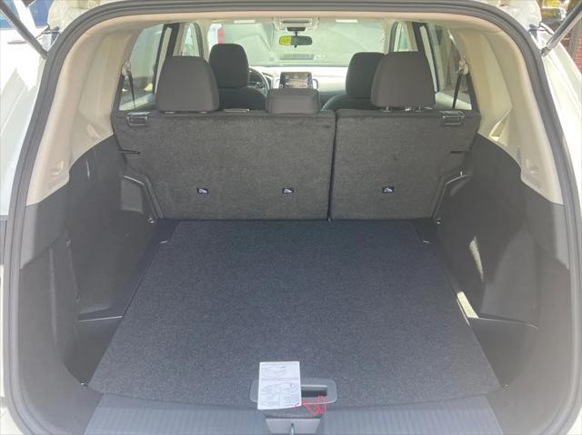 Photo of 2025 White Nissan Rogue