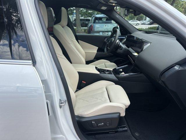 Photo of 2025 Mineral White Metallic BMW X3