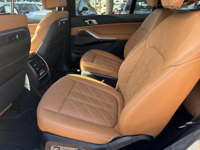 Photo of 2023 Carbon Black Metallic BMW X7