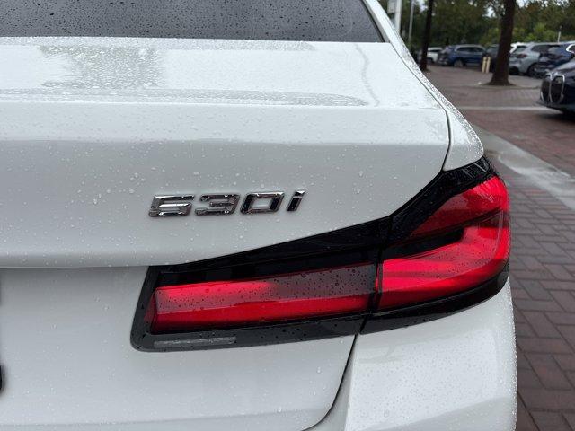 Photo of 2022 Alpine White BMW 530