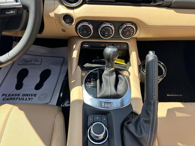 Photo of 2025 Snowflake White Pearl Mica Mazda MX-5 Miata RF