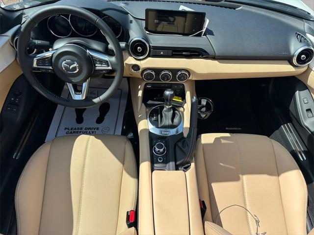 Photo of 2025 Snowflake White Pearl Mica Mazda MX-5 Miata RF