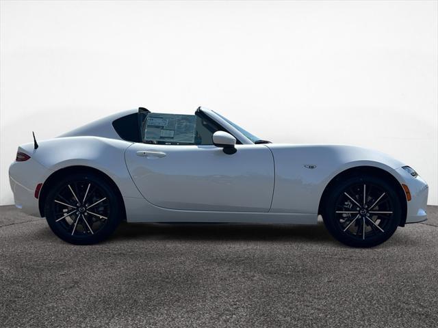 Photo of 2025 Snowflake White Pearl Mica Mazda MX-5 Miata RF