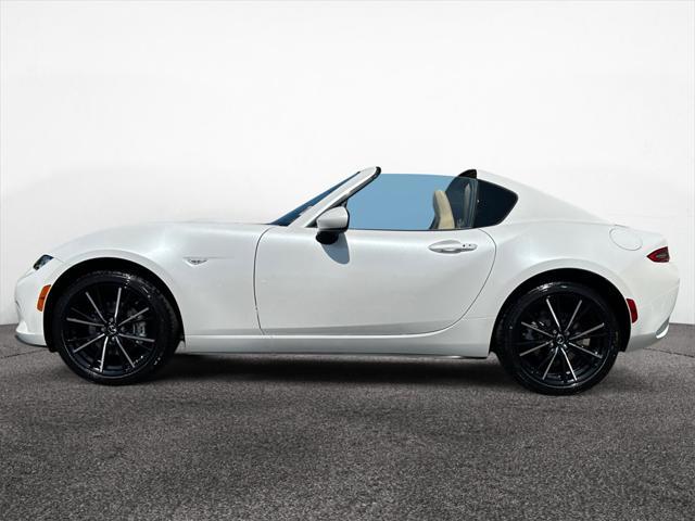Photo of 2025 Snowflake White Pearl Mica Mazda MX-5 Miata RF
