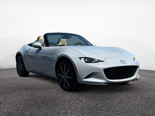 Photo of 2025 Aero Gray Metallic Mazda MX-5 Miata