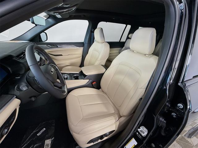 Photo of 2025 Diamond Jeep Grand Cherokee L