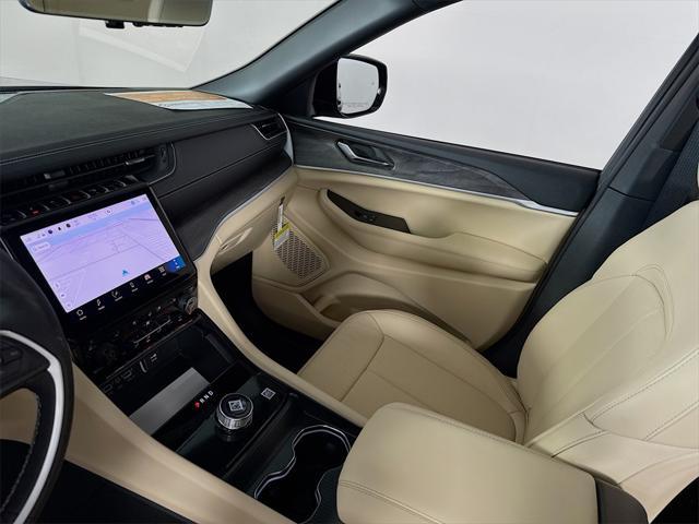 Photo of 2025 Diamond Jeep Grand Cherokee L