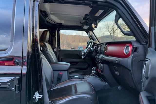 Photo of 2022 Black Clearcoat Jeep Gladiator