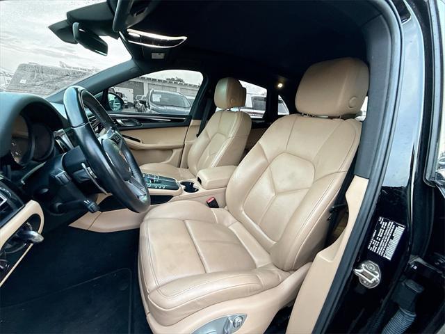 Photo of 2020 Black Porsche Macan