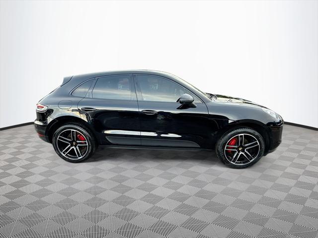 Photo of 2020 Black Porsche Macan