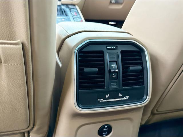 Photo of 2020 Black Porsche Macan