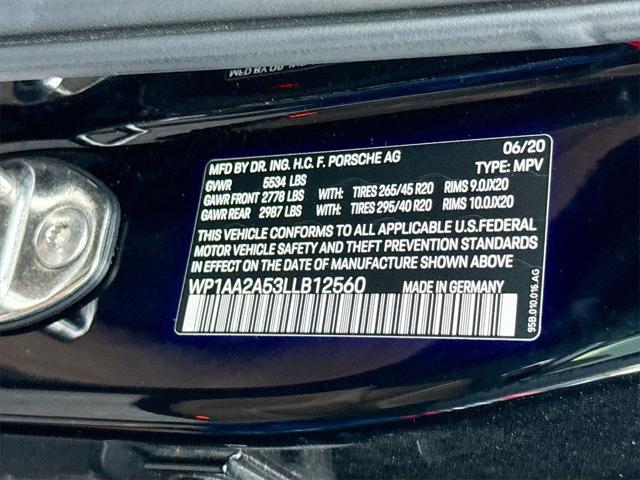Photo of 2020 Black Porsche Macan