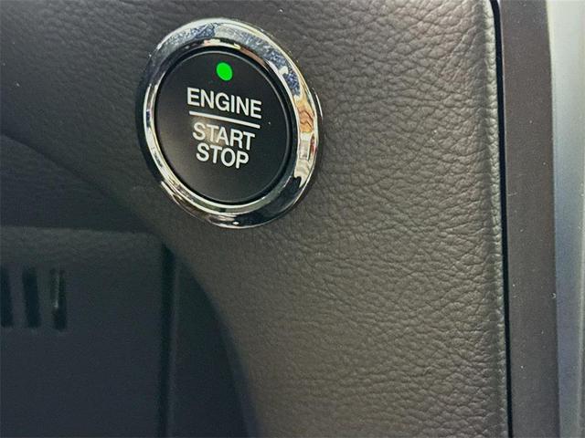 Photo of 2024 Silver Metallic Ford Edge